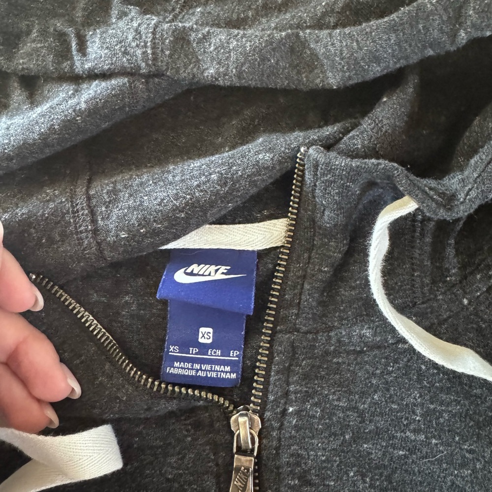 Nike Dark Heather Gray Zip-Up Hoodie and Shorts Set - Picture 6 of 6